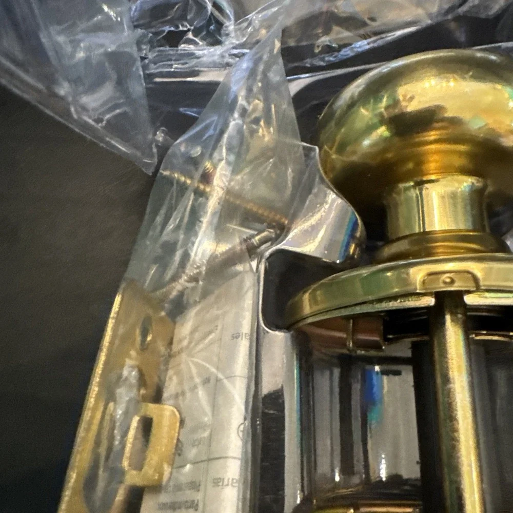 Kwikset Polished Brass Bed and Bath‎ Juno Door Knob